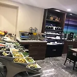老港口酒店 3*