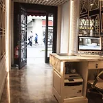 老港口酒店 3*