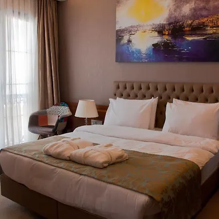 Hotel Old Port 3*