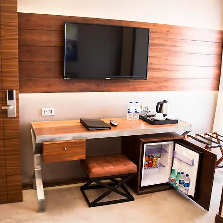 Old Port Hotel 3*