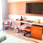 Old Port Hotel 3*