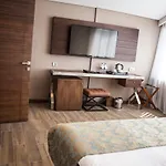 Hotel Old Port 3*